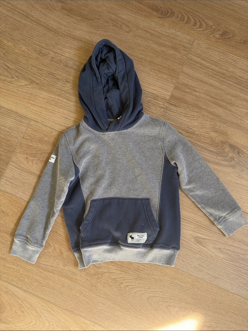 Abercrombie Kids BOY 5/6 Two-Tone Navy and Gray Hoodie Sweatshirt